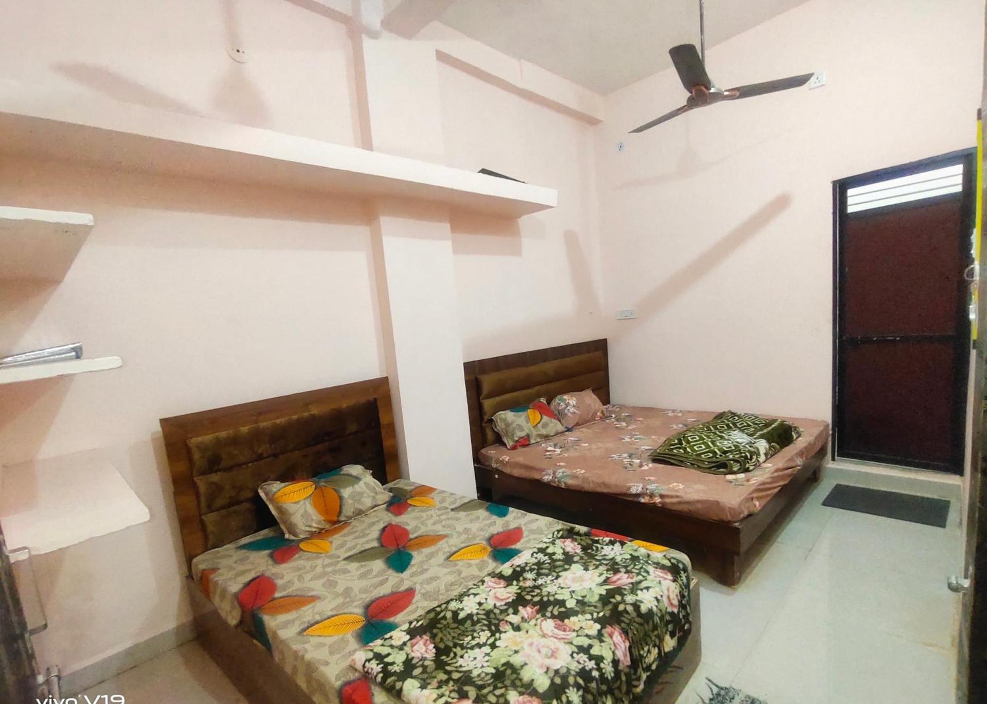 Deviksha Home Stay Ujjain Extérieur photo
